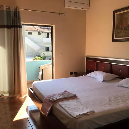 Studenti 호텔 티라나