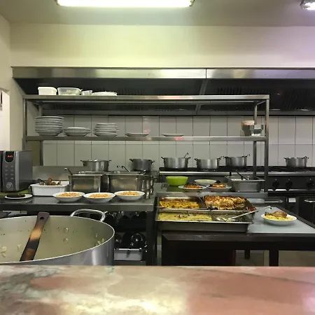 Studenti 2* טיראנה