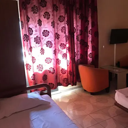 호텔 Studenti 티라나