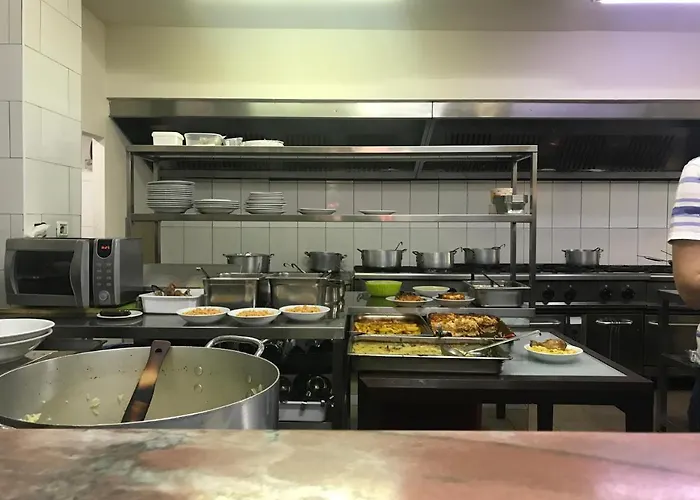 Studenti 2* טיראנה