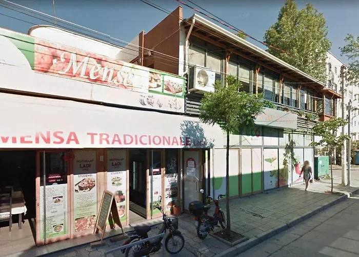 Studenti 2* Τίρανα